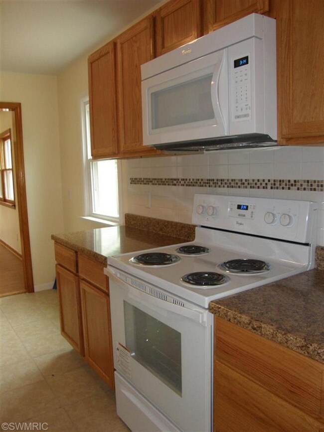 2014 Lewis Dr, Niles, MI 49120 - photo 7