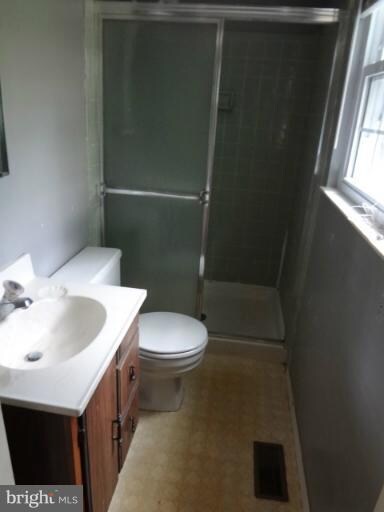 8606 Tupelo Ave, Laurel, MD 20708 - photo 4