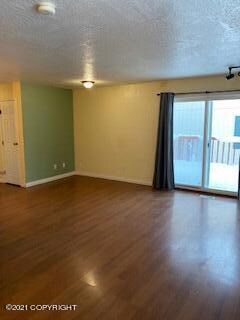 DIning area with deck access