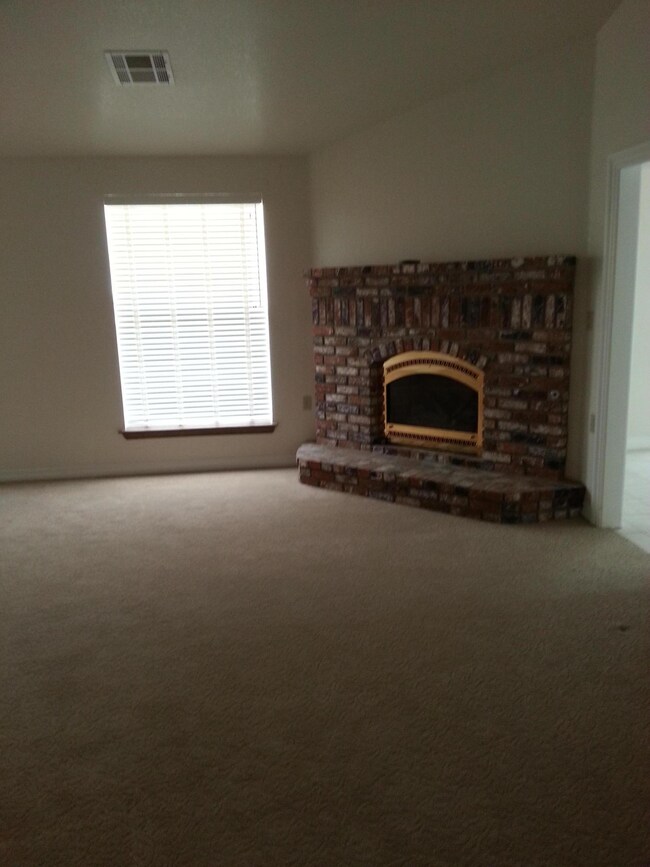 21315 Lutie Ave, Mojave, CA 93501 - photo 6