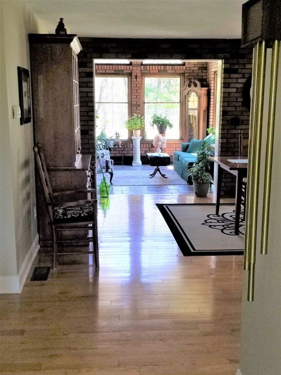 100 Cross Rd, Holyoke, MA 01040 - photo 5