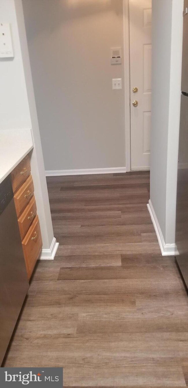 3580 Sherbrooke Cir unit 203, Woodbridge, VA 22192 - photo 2