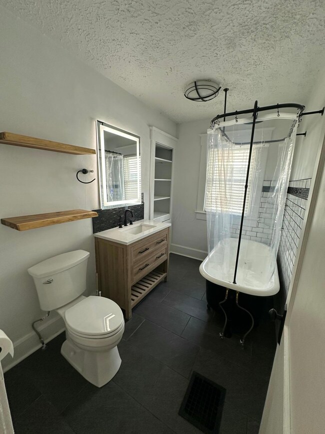 420 E Moler St unit 422, Columbus, OH 43207 - photo 6