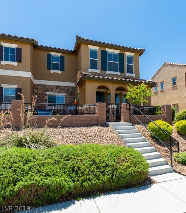 Desirable End Unit in Inspirada, with fresh exteri