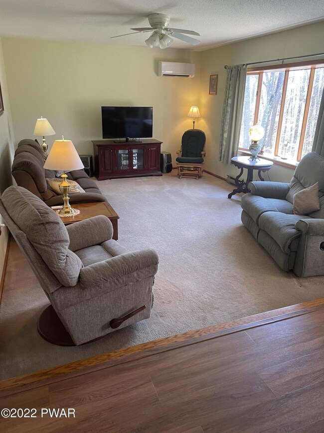 350 Spruce St, Hawley, PA 18428 - photo 6