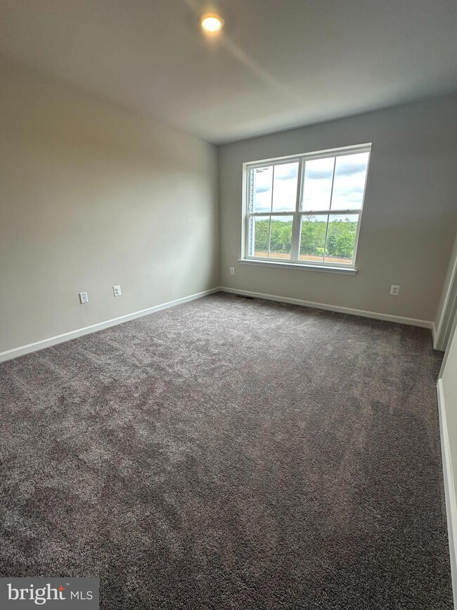 169 Swan Field Ave, Ranson, WV - photo 6