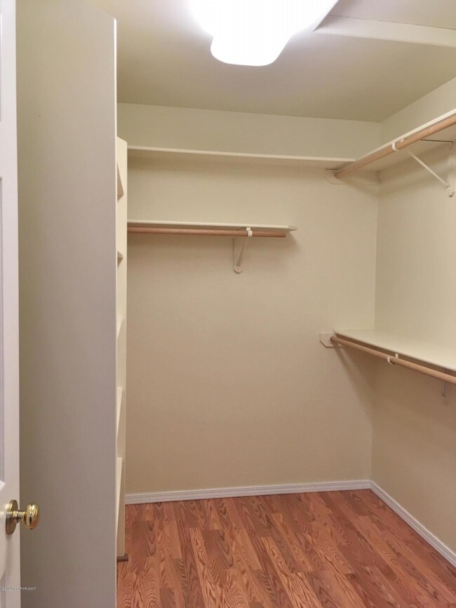 Upper Bed Walk In Closet