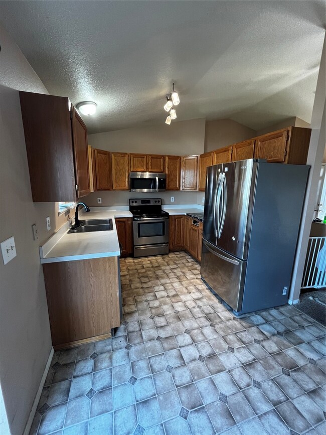 2013 S Woodland Dr, Kalispell, MT 59901 - photo 2