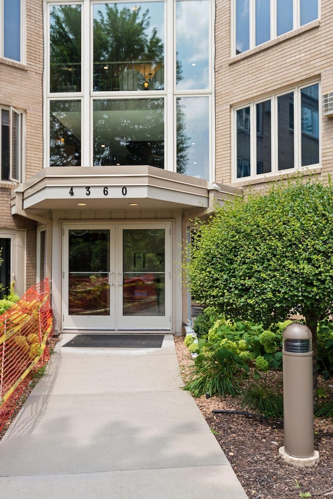 4360 Brookside Ct unit 310, Edina, MN 55436 - photo 2