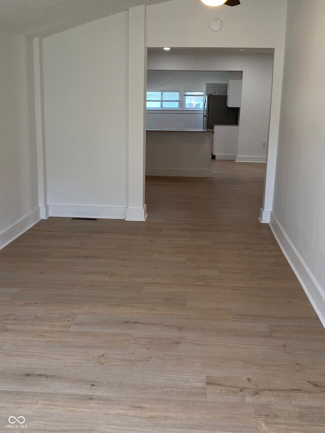 434 W 4th St, Anderson, IN 46016 - photo 3