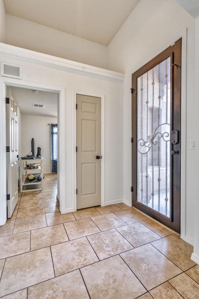 11501 Flor Liatris Dr, Socorro, TX 79927 - photo 5