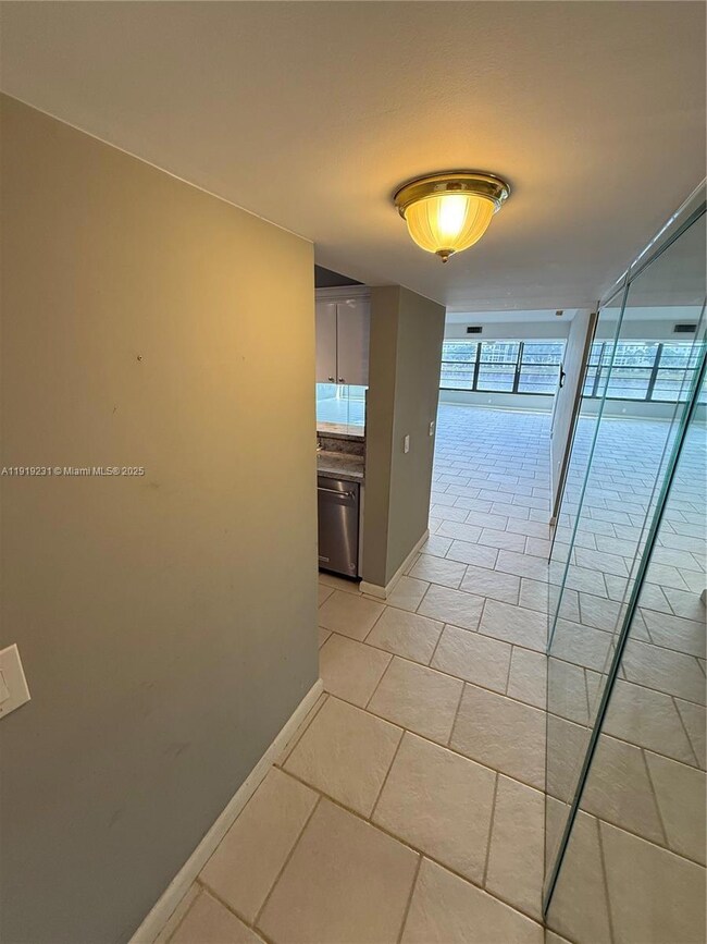 Whitehall Condos unit 204, Davie, FL 33324 - photo 4