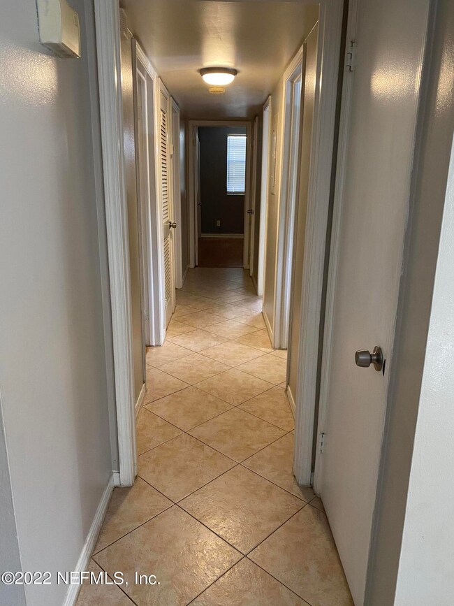 1644 El Camino Rd unit 4, Jacksonville, FL 32216 - photo 4