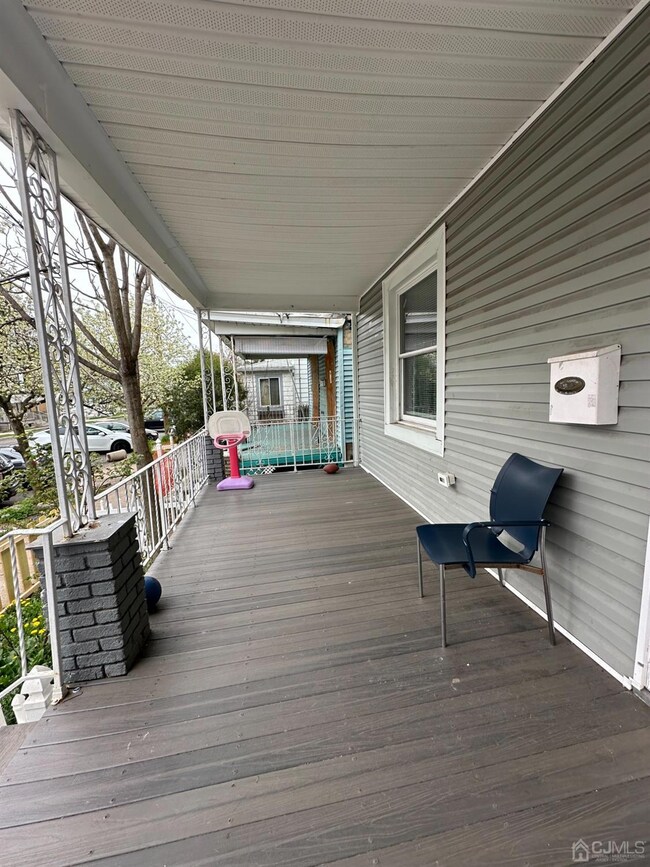 261 Delavan St, New Brunswick, NJ 08901 - photo 5