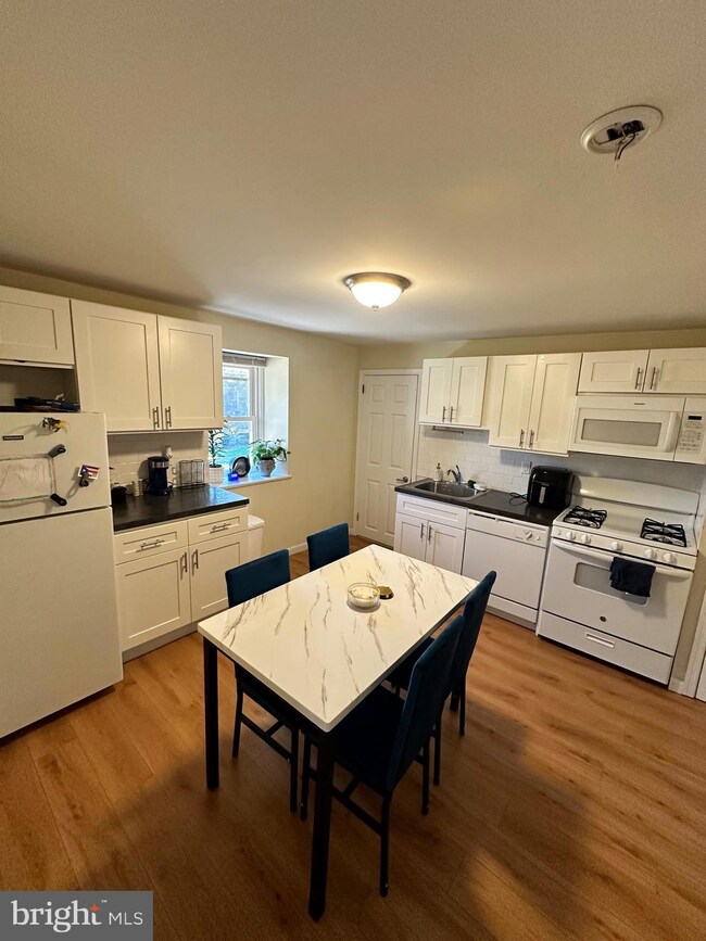 244 Highland Ave unit 6, Wayne, PA 19087 - photo 4