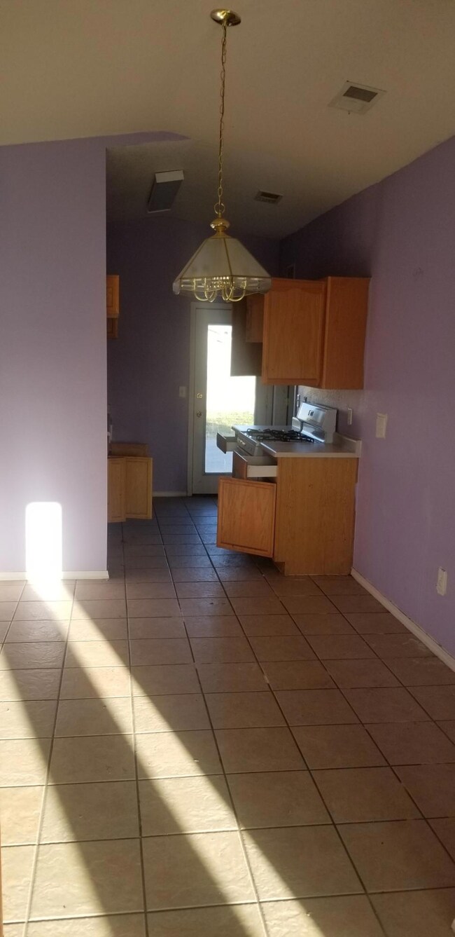 640 Villa Victoria Dr, El Paso, TX 79928 - photo 7