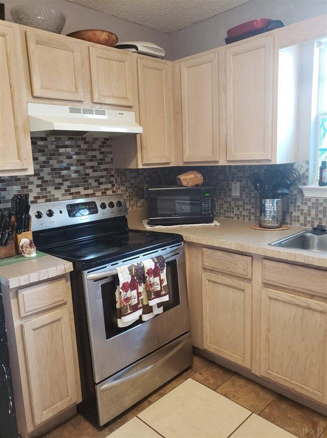 2446 Trailwood Dr, Cantonment, FL 32533 - photo 6