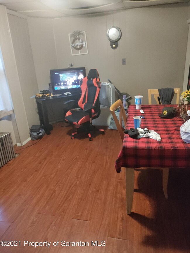 308-310 Willow St, Dunmore, PA 18512 - photo 4