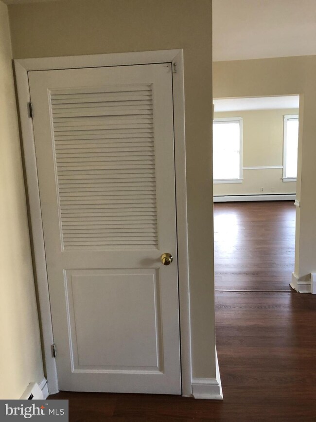 43 S Main St unit 3, Woodstown, NJ 08098 - photo 3