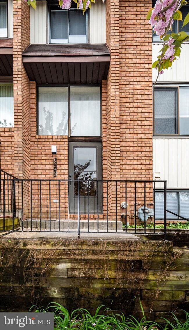 9268 Bellbeck Rd, Parkville, MD 21234 - photo 2