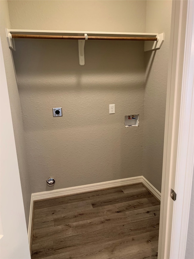 413-415 Hurst Place, Angleton, TX 77515 - photo 4