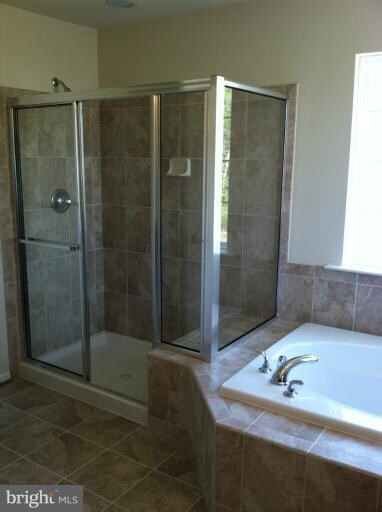 3537 Silent Creek Rd, White Plains, MD 20695 - photo 6