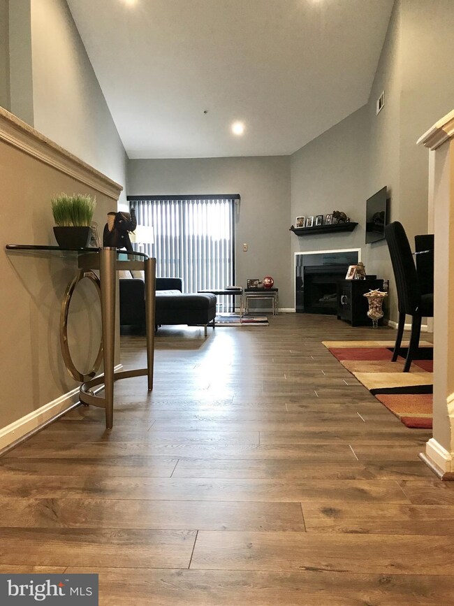 11319 Aristotle Dr unit 3-407, Fairfax, VA 22030 - photo 2