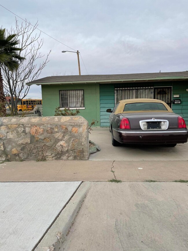 7801 La Grange Ct, El Paso, TX 79915 - photo 2