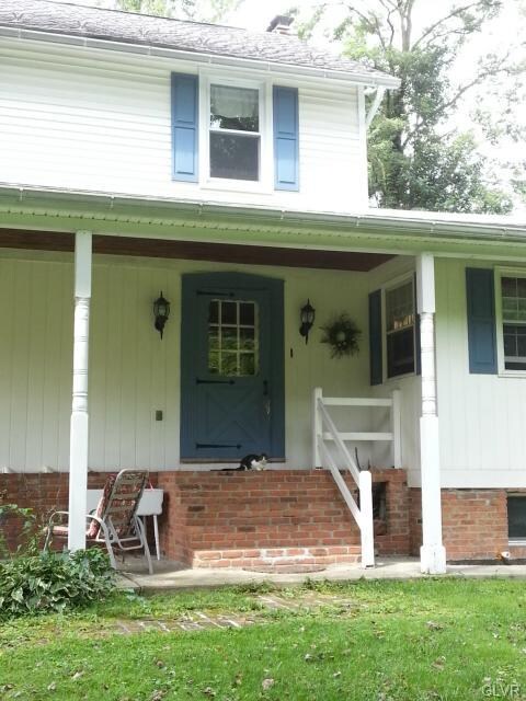 1639 Delabole Rd, Pen Argyl, PA 18072 - photo 2