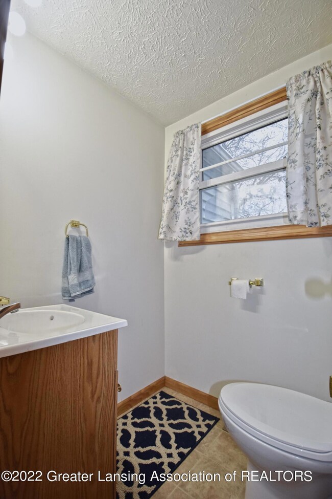 1/2 Bath