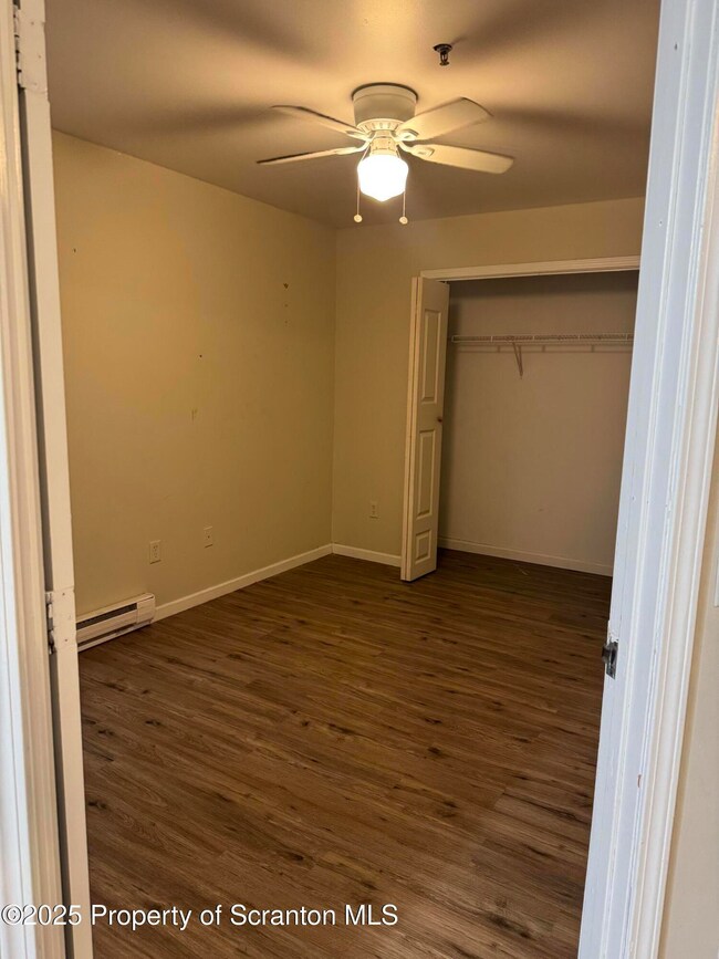 114 Prospect Ave unit 1st Fl Front, Scranton, PA 18505 - photo 3