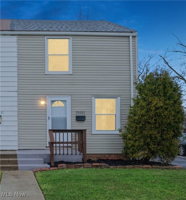 25151 Fisher Rd, Euclid, OH 44117 - photo 2