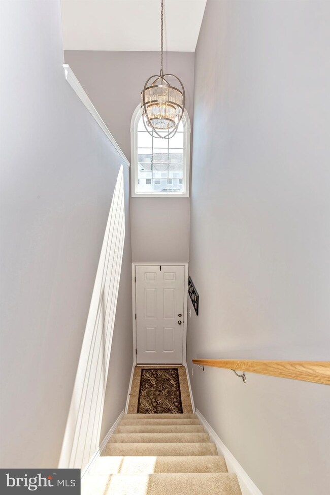 10352 Lantern Ln, Hagerstown, MD 21740 - photo 2