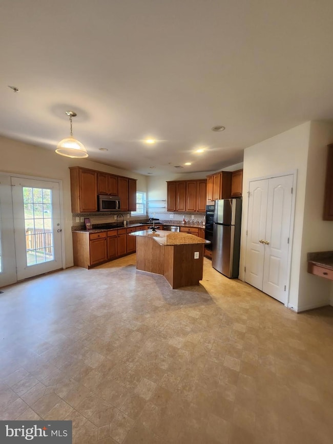 10208 Rolling Green Way, Fort Washington, MD 20744 - photo 5