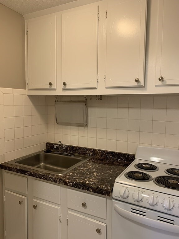 1862 Beacon St unit 203, Brookline, MA 02445 - photo 3