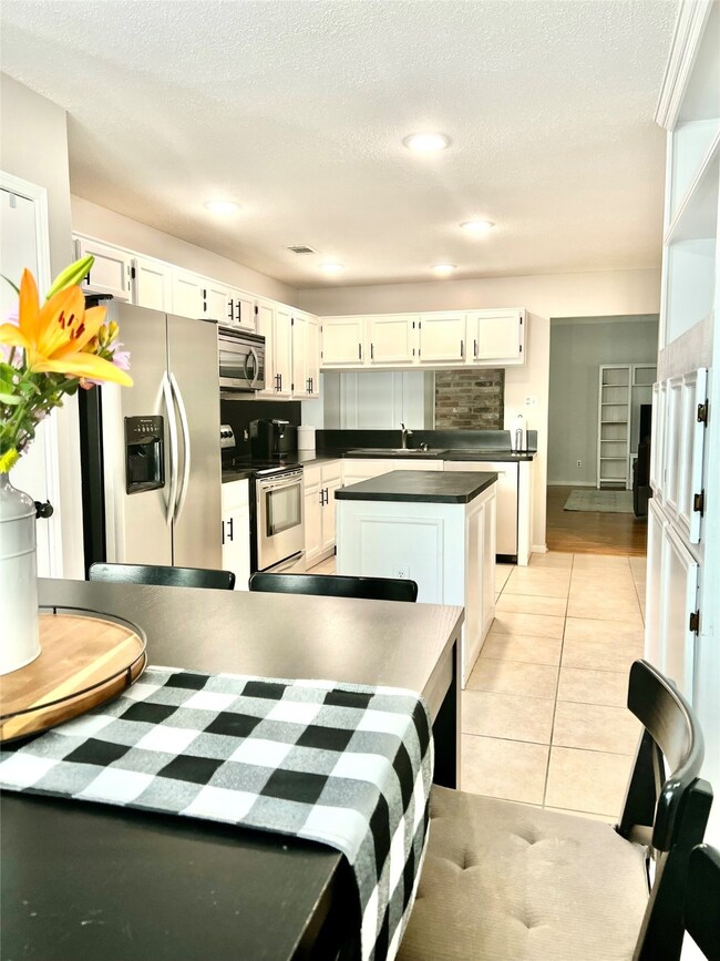 7706 Park Falls Dr, Houston, TX 77095 - photo 2