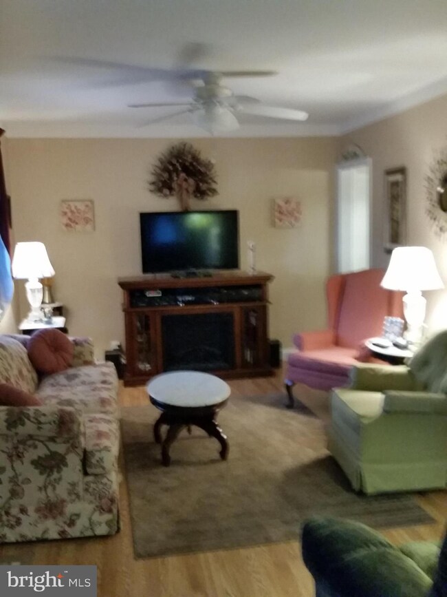 1332 Fairchild Ave, Hagerstown, MD 21742 - photo 7