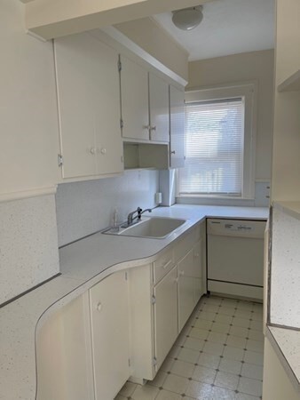 68 Rodman St unit 68, Quincy, MA 02169 - photo 4