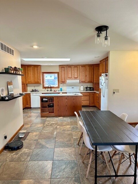 3440 Westenedge Dr, Columbus, IN 47203 - photo 4