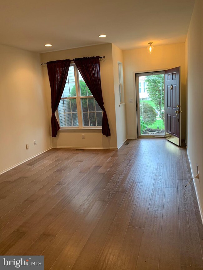 106 Pennsbury Ln, Woodbury, NJ 08096 - photo 2