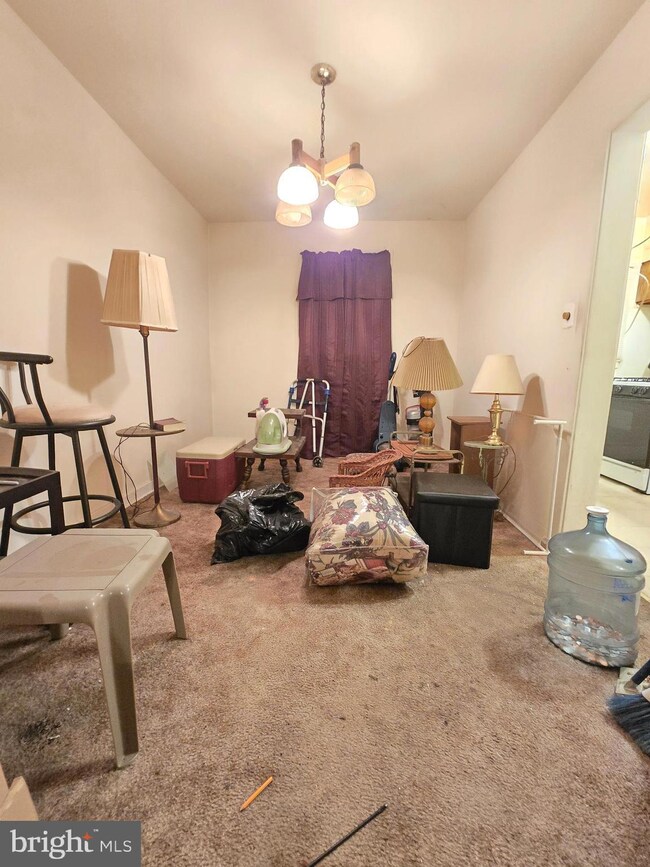 109 Upmanor Rd, Baltimore, MD 21229 - photo 4