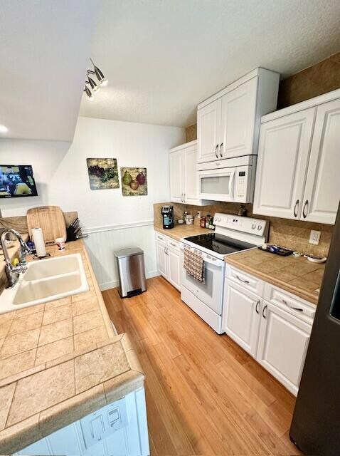 1918 19th Way, West Palm Beach, FL 33407 - photo 3