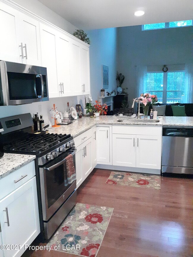 219 Legends Dr, Drums, PA 18222 - photo 3