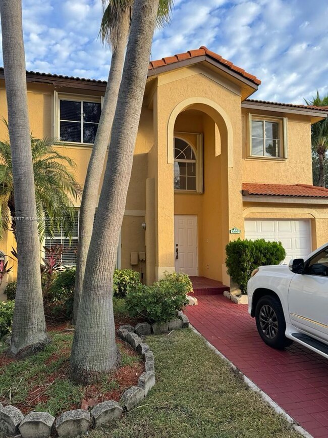 unlisted-address, Davie, FL 33325 - photo 4