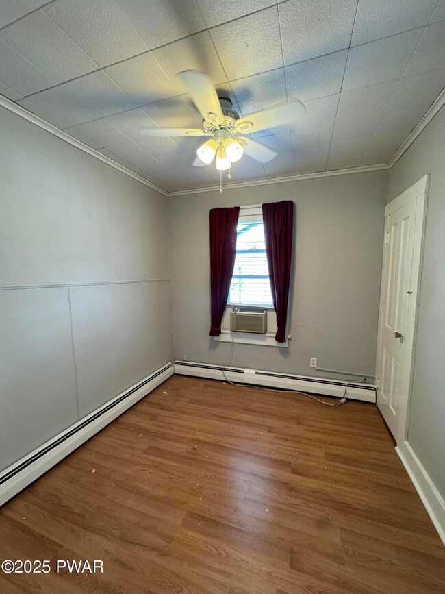 1105 1105 12 Rundle unit 1/2, Afton, PA 18504 - photo 5