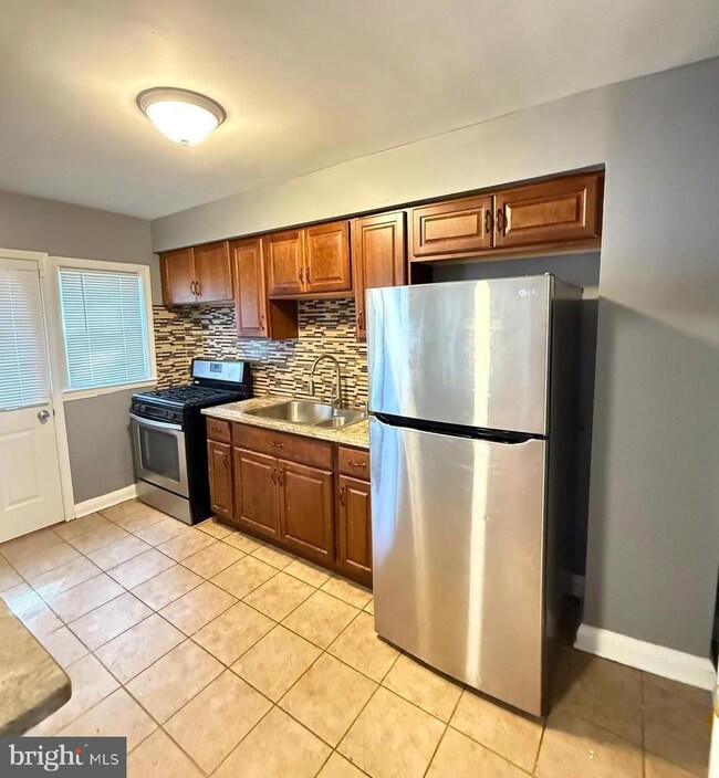 1909 Swansea Rd, Baltimore, MD 21239 - photo 2