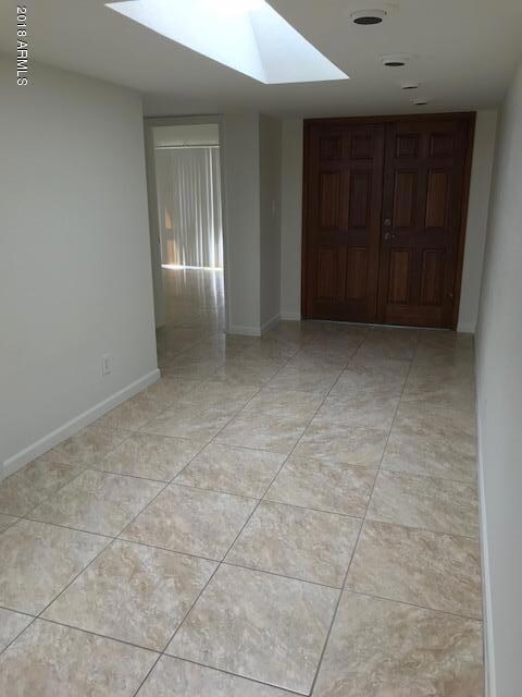 LARGE ENTRY HALL