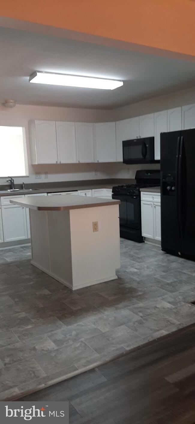 39 Scarboro Dr, Bunker Hill, WV 25413 - photo 3