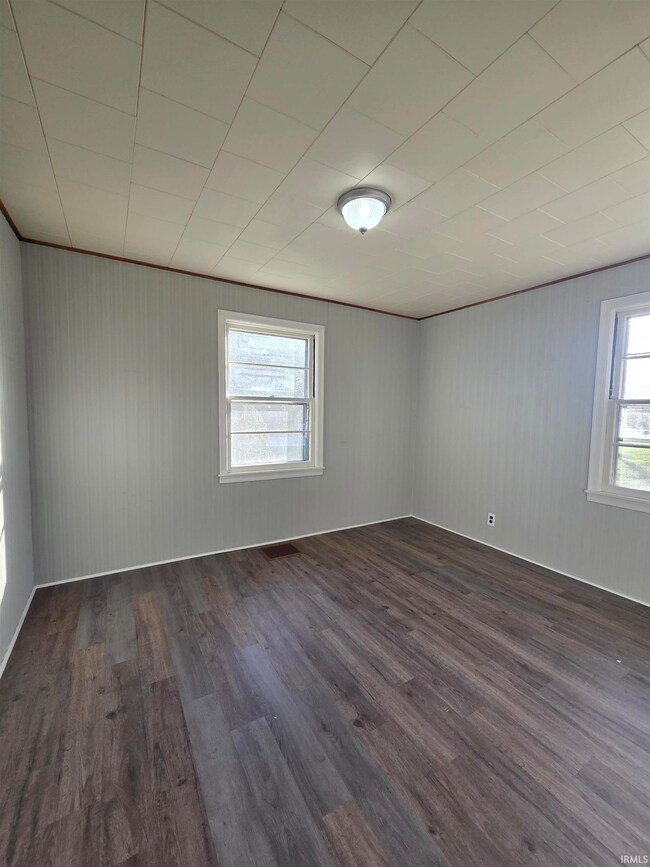 314 E Elnora St unit STO, Odon, IN 47562 - photo 5