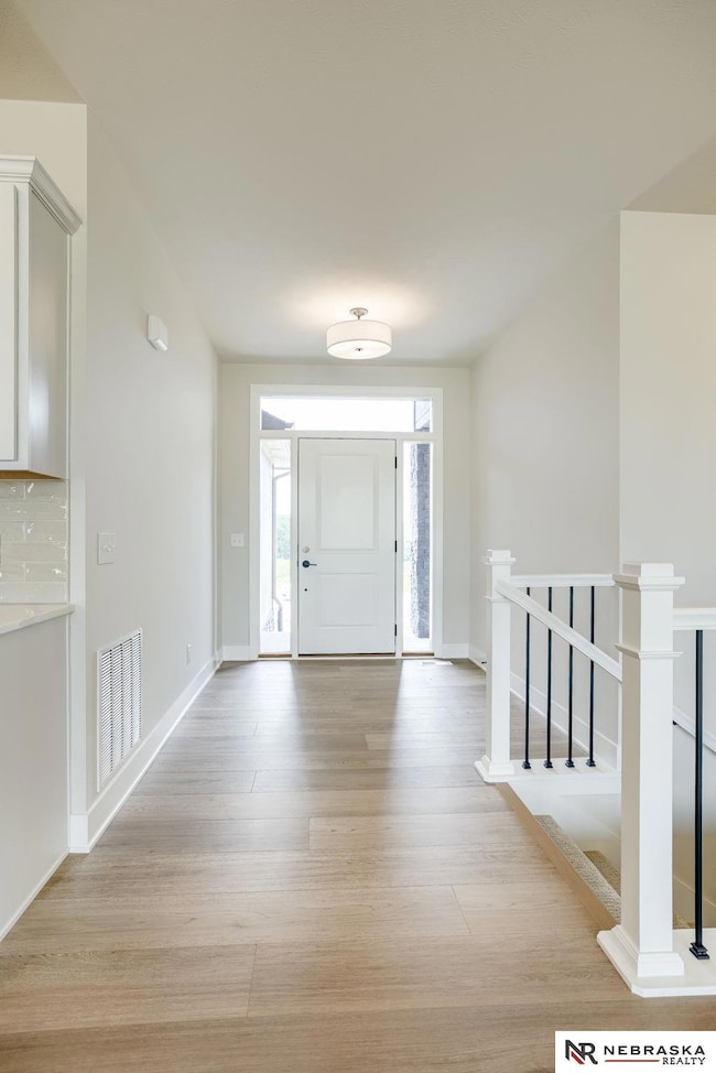 11121 N 162 Cir, Bennington, NE 68007 - photo 3